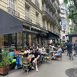 Joli Studio Paris 16 Victor Hugo